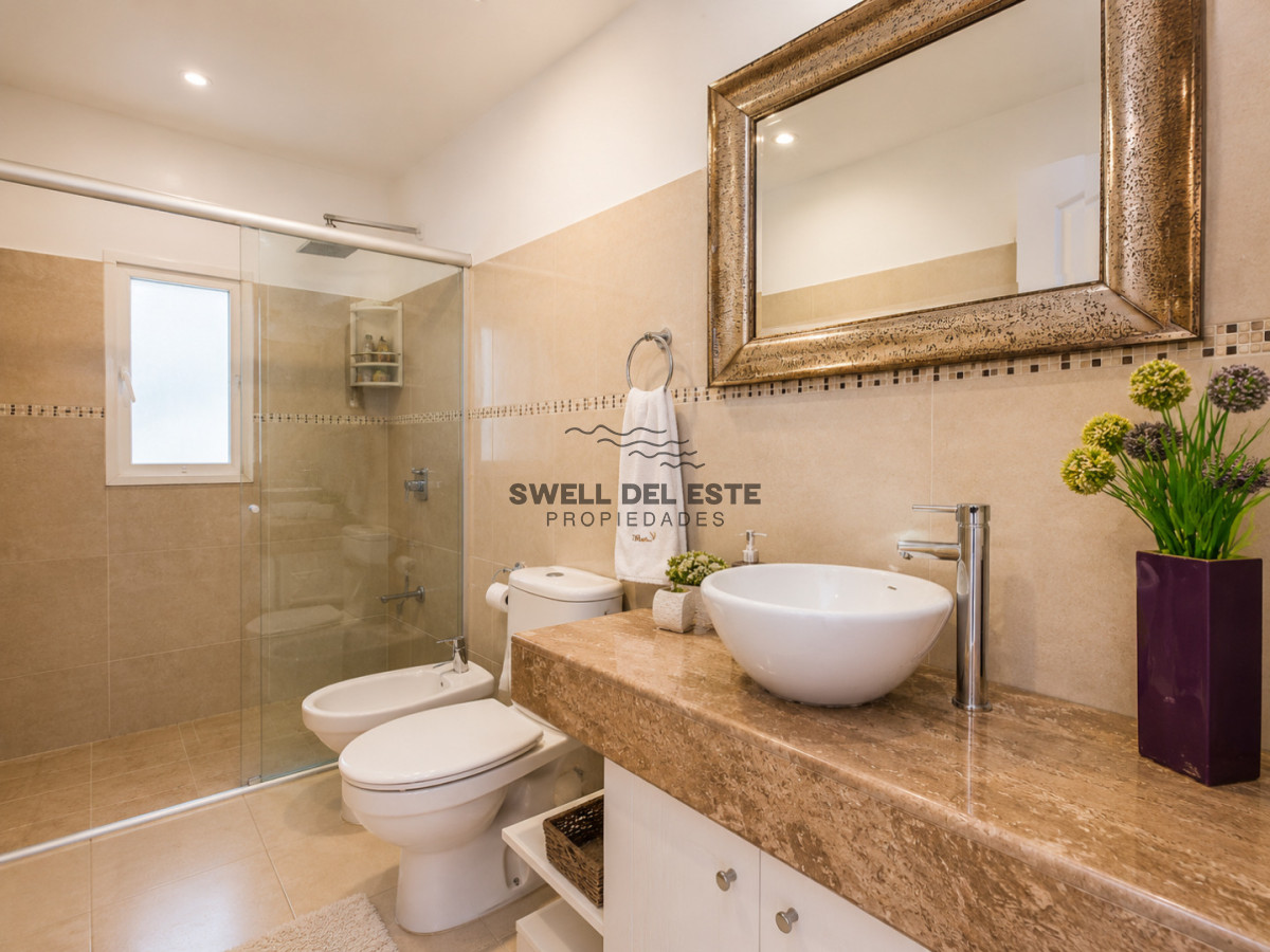 Casa ID.160 - Excelente Casa de 5 Dormitorios en Barrio Privado La Arbolada, Punta del Este