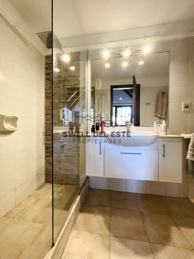 Casa ID.50 - Cómoda Casa de 5 Dormitorios y Piscina Climatizada en Punta del Este