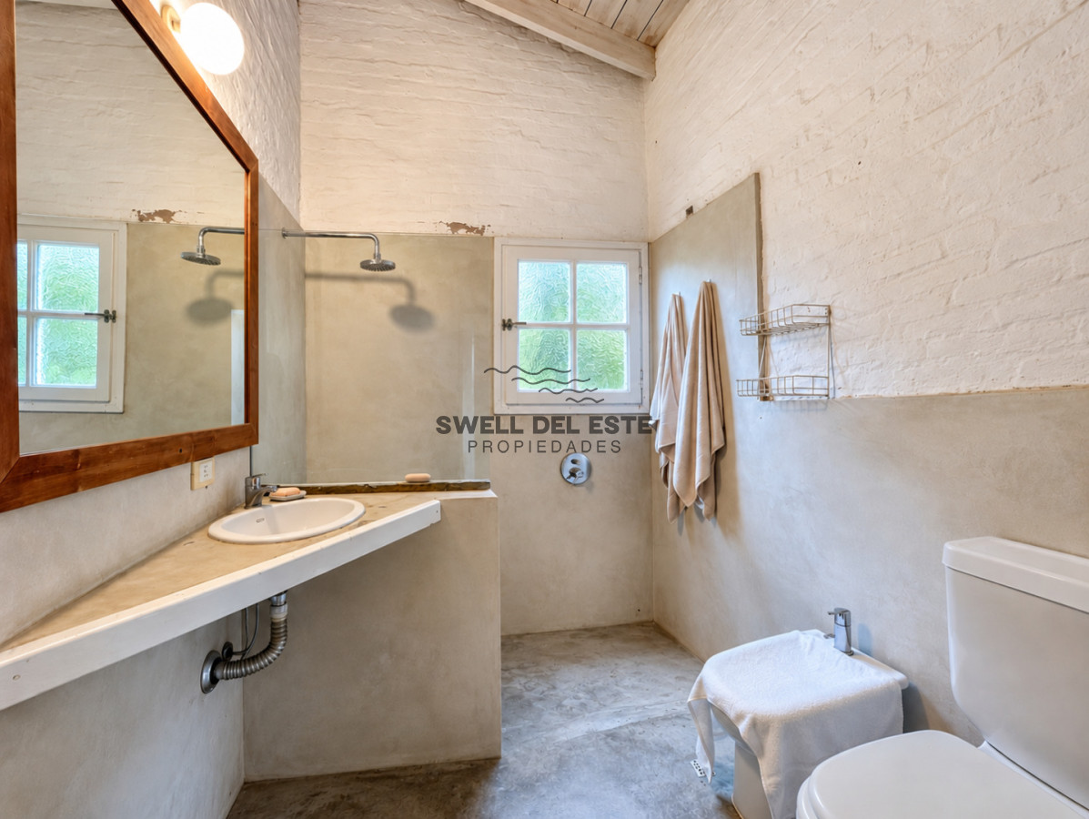 Casa ID.95 - Excelente Casa de 4 Dormitorios con Piscina y Parrillero en Montoya, La Barra