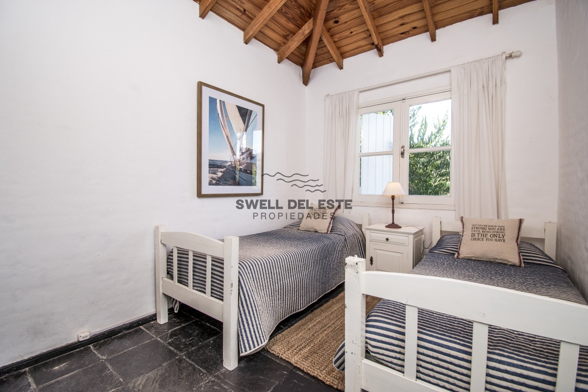 Casa ID.95 - Excelente Casa de 4 Dormitorios con Piscina y Parrillero en Montoya, La Barra