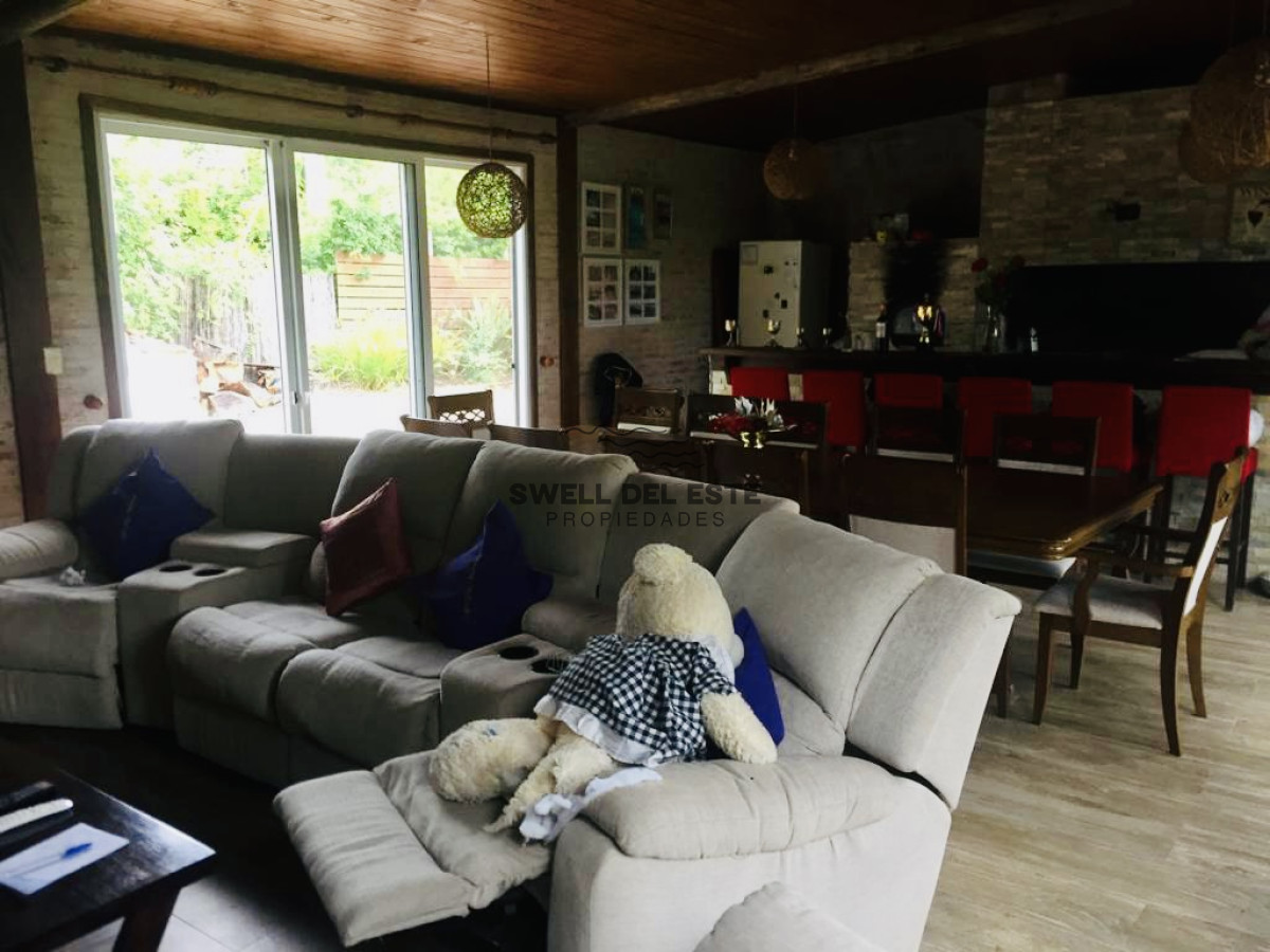 Casa ID.160 - Excelente Casa de 5 Dormitorios en Barrio Privado La Arbolada, Punta del Este