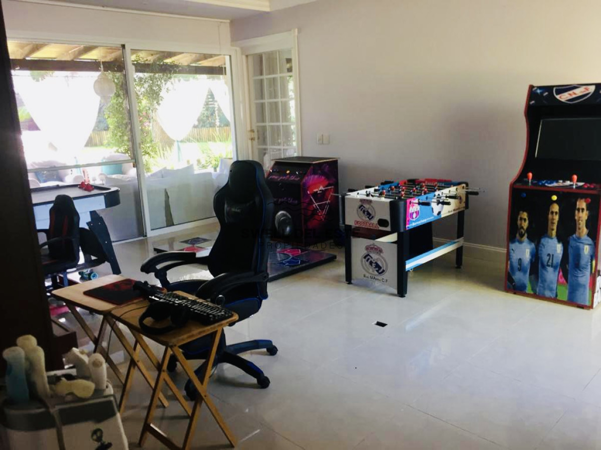 Casa ID.160 - Excelente Casa de 5 Dormitorios en Barrio Privado La Arbolada, Punta del Este