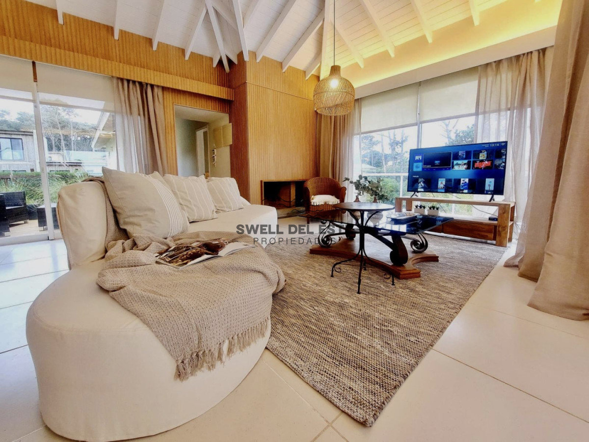 Casa ID.94 - Excelente Casa de 6 Dormitorios y Piscina en Montoya, La Barra