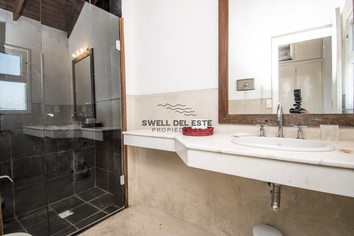 Casa ID.95 - Excelente Casa de 4 Dormitorios con Piscina y Parrillero en Montoya, La Barra