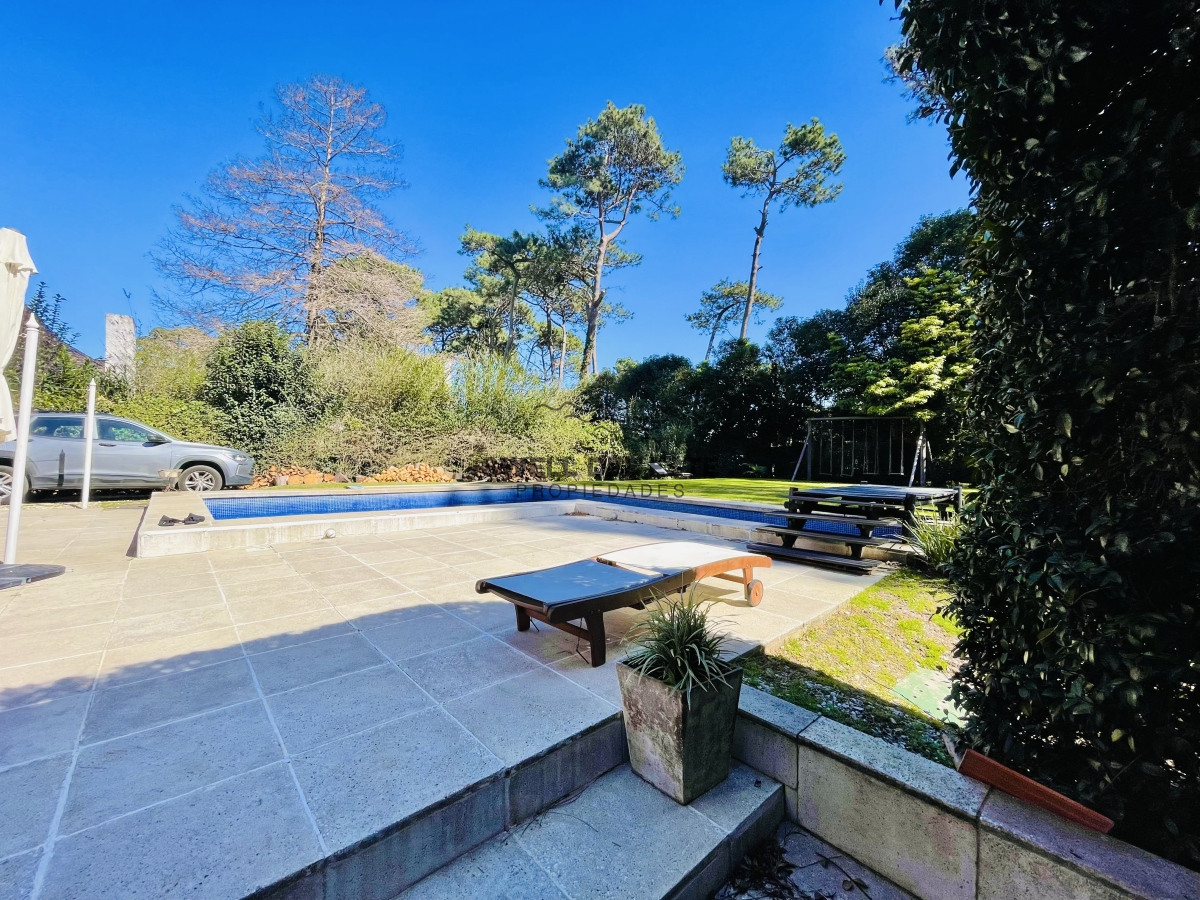 Casa ID.50 - Cómoda Casa de 5 Dormitorios y Piscina Climatizada en Punta del Este