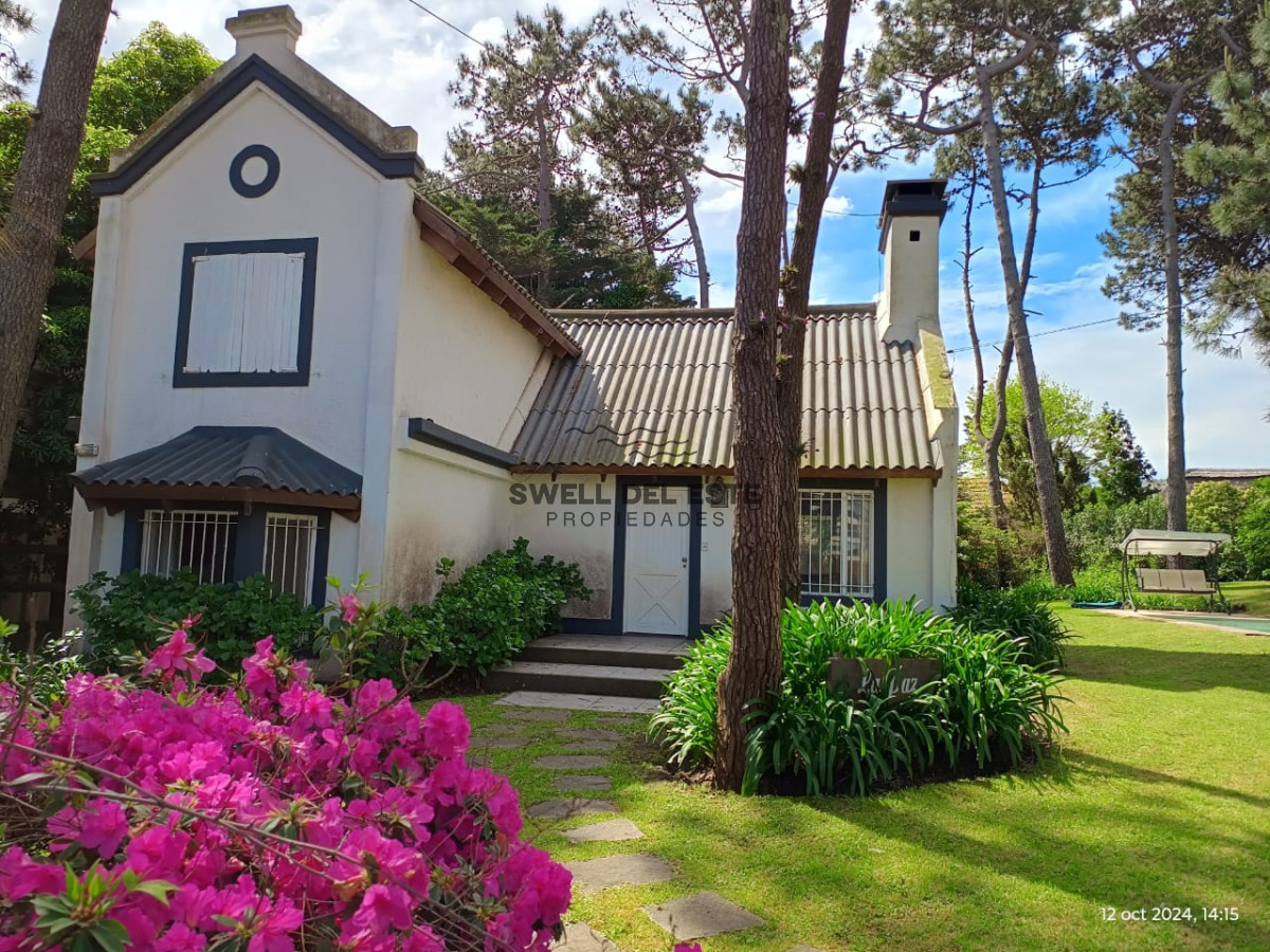 Casa ID.139 - Casa de 3 Dormitorios más Dependencia y Piscina, en Aidy Grill Punta del Este, Ubicada a pasos del Mar