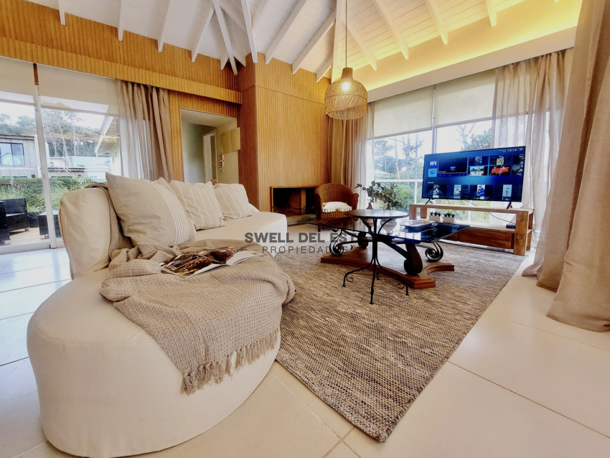 Casa ID.94 - Excelente Casa de 6 Dormitorios y Piscina en Montoya, La Barra