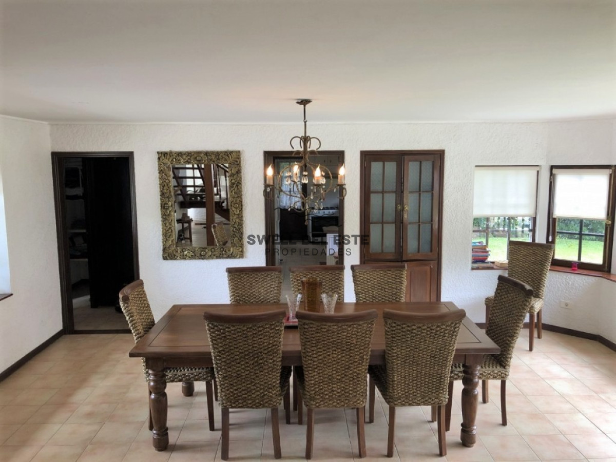 Casa ID.50 - Cómoda Casa de 5 Dormitorios y Piscina Climatizada en Punta del Este