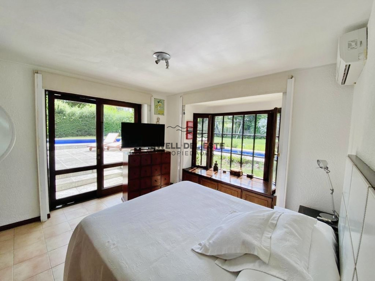 Casa ID.50 - Cómoda Casa de 5 Dormitorios y Piscina Climatizada en Punta del Este