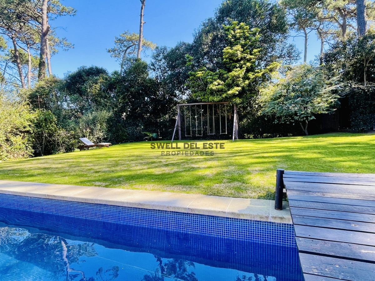 Casa ID.50 - Cómoda Casa de 5 Dormitorios y Piscina Climatizada en Punta del Este