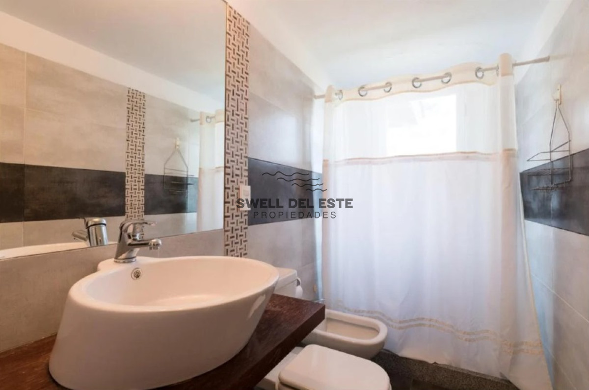 Casa ID.94 - Excelente Casa de 6 Dormitorios y Piscina en Montoya, La Barra