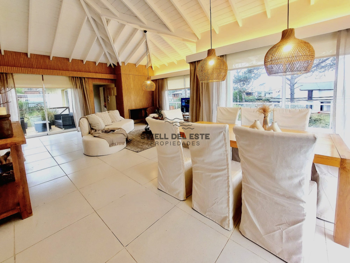 Casa ID.94 - Excelente Casa de 6 Dormitorios y Piscina en Montoya, La Barra