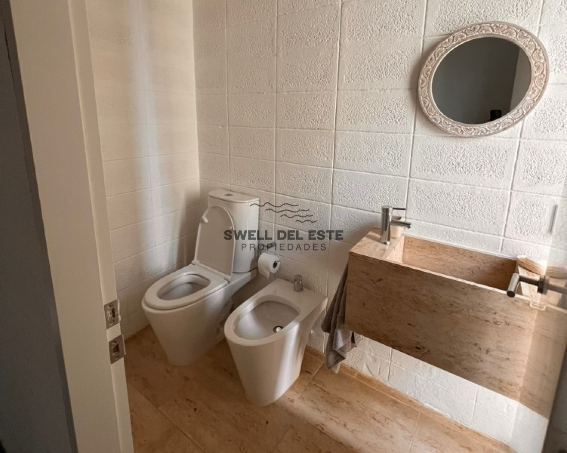 Casa ID.159 - Venta y alquiler temporario de maravillosa casa a pasos del Mar con cinco dormitorios en suite, Punta Piedras, Manantiales