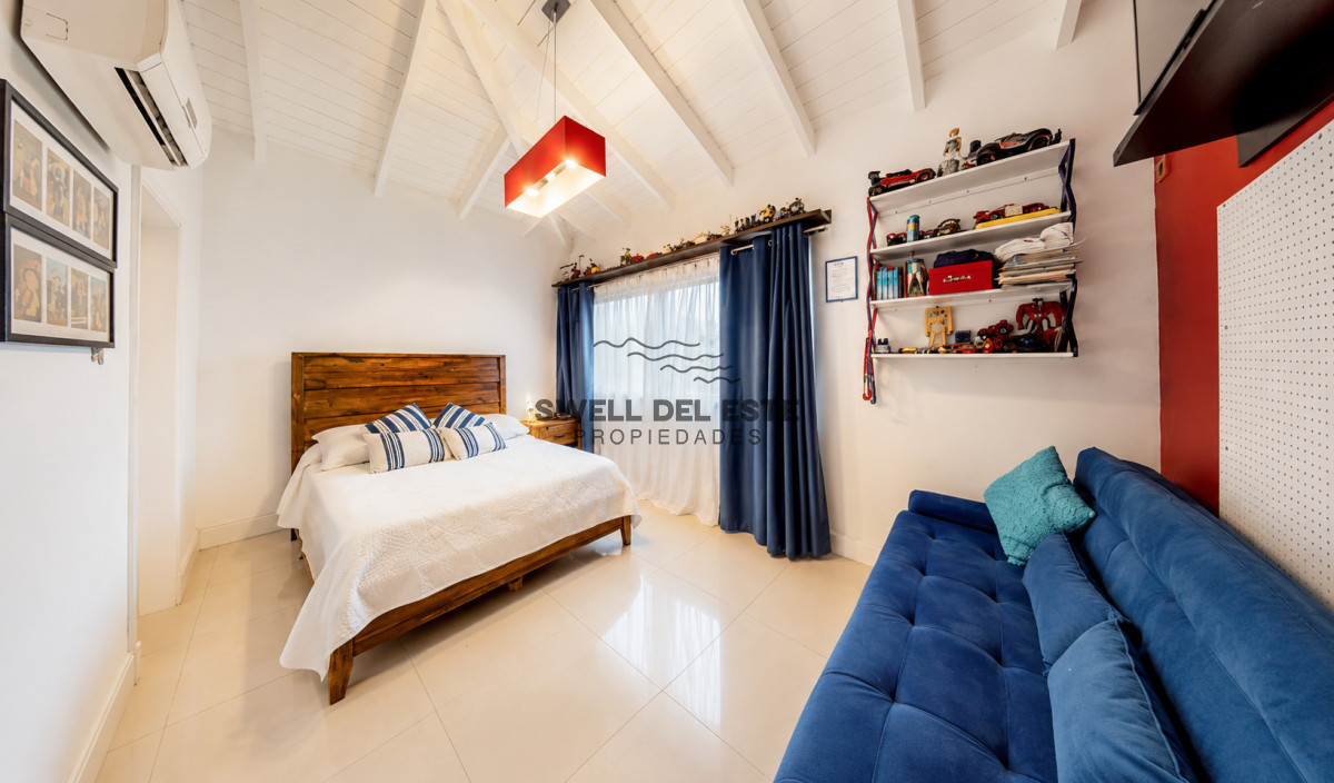 Casa ID.160 - Excelente Casa de 5 Dormitorios en Barrio Privado La Arbolada, Punta del Este