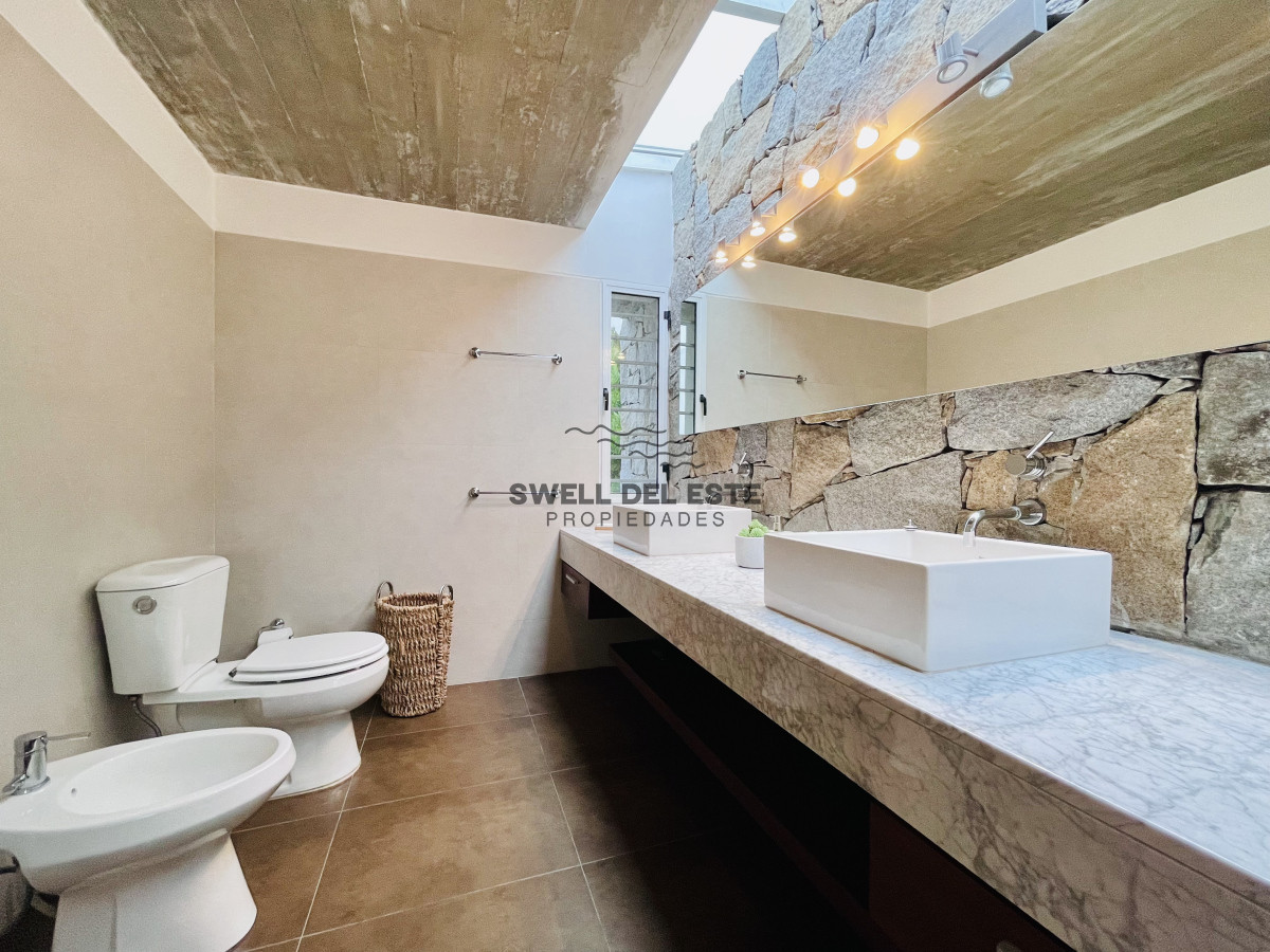 Casa ID.62 - Excelente Casa de 5 Dormitorios en Manantiales, Punta del Este