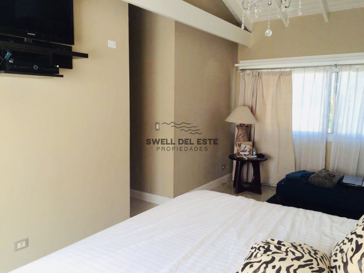 Casa ID.160 - Excelente Casa de 5 Dormitorios en Barrio Privado La Arbolada, Punta del Este