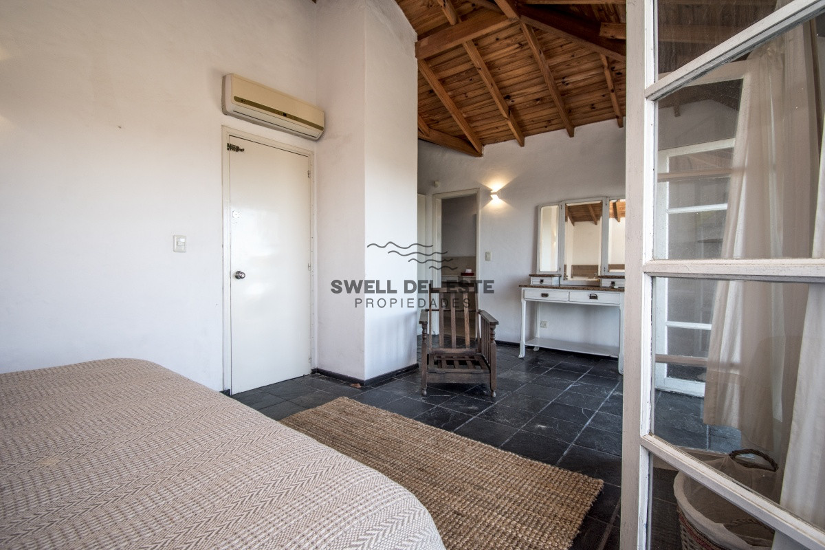 Casa ID.95 - Excelente Casa de 4 Dormitorios con Piscina y Parrillero en Montoya, La Barra