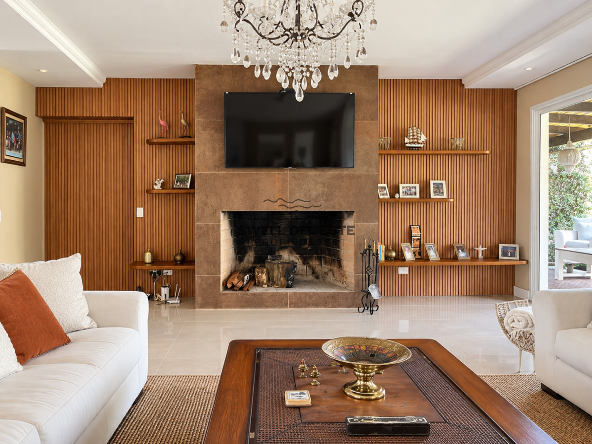 Casa ID.160 - Excelente Casa de 5 Dormitorios en Barrio Privado La Arbolada, Punta del Este