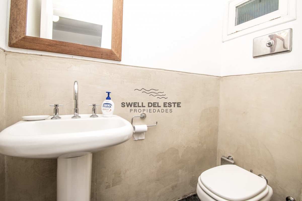 Casa ID.95 - Excelente Casa de 4 Dormitorios con Piscina y Parrillero en Montoya, La Barra