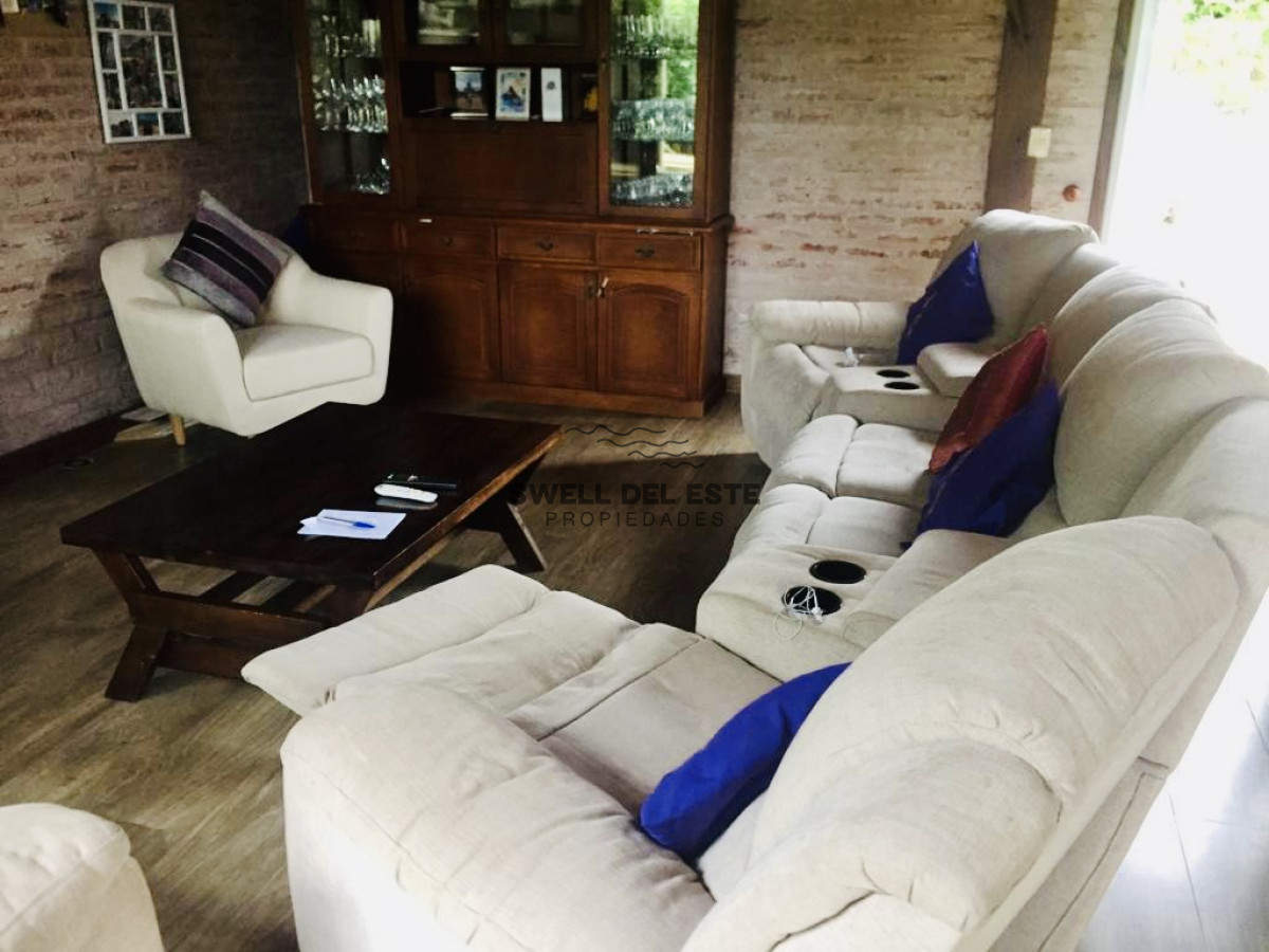 Casa ID.160 - Excelente Casa de 5 Dormitorios en Barrio Privado La Arbolada, Punta del Este