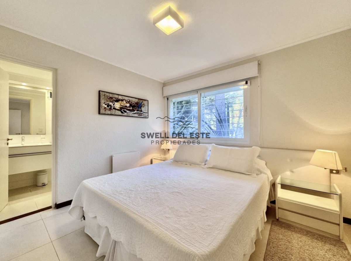 Casa ID.205 - Moderna Casa de 4 Dormitorios en Playa Mansa a Pocas Cuadras del Mar