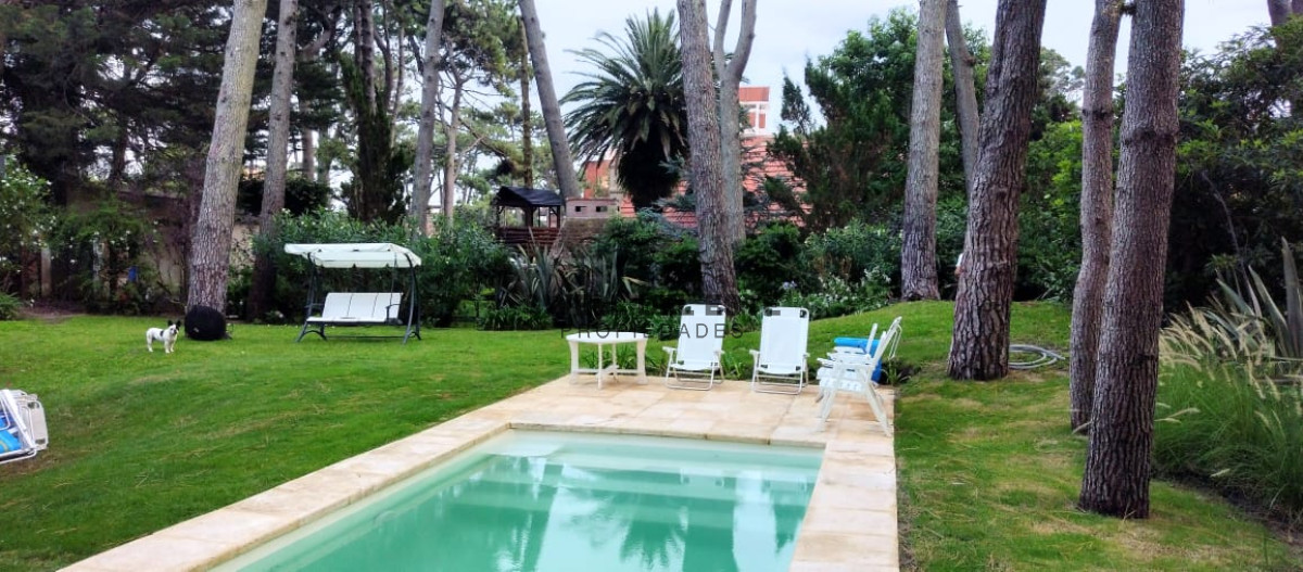 Casa ID.139 - Casa de 3 Dormitorios más Dependencia y Piscina, en Aidy Grill Punta del Este, Ubicada a pasos del Mar