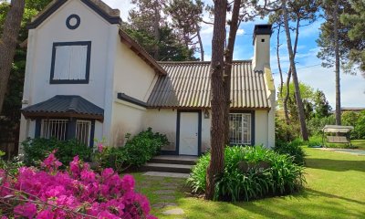 Casa de 3 Dormitorios más Dependencia y Piscina, en Aidy Grill Punta del Este, Ubicada a pasos del Mar