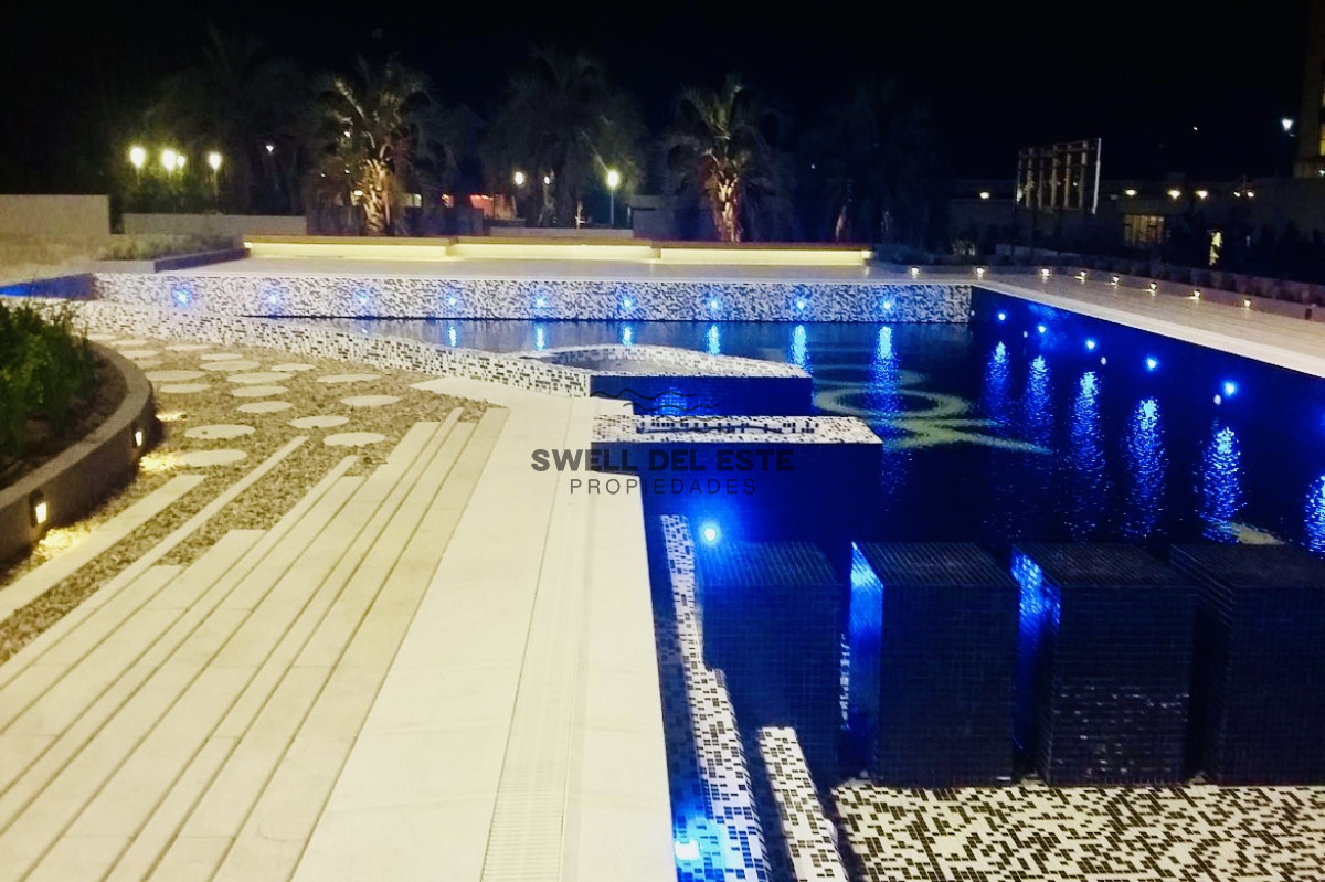 Apartamento ID.241 - Venta de gran apartamento de 3 dormitorios con parrillero propio en Playa Brava, Punta del Este