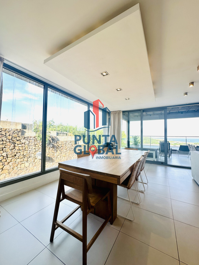 Apartamento ID.210 - Venta OPORTUNIDAD de exclusivo departamento de tres dormitorios y Parrillero en Punta Ballena