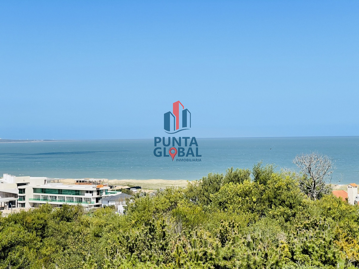 Apartamento ID.210 - Venta OPORTUNIDAD de exclusivo departamento de tres dormitorios y Parrillero en Punta Ballena