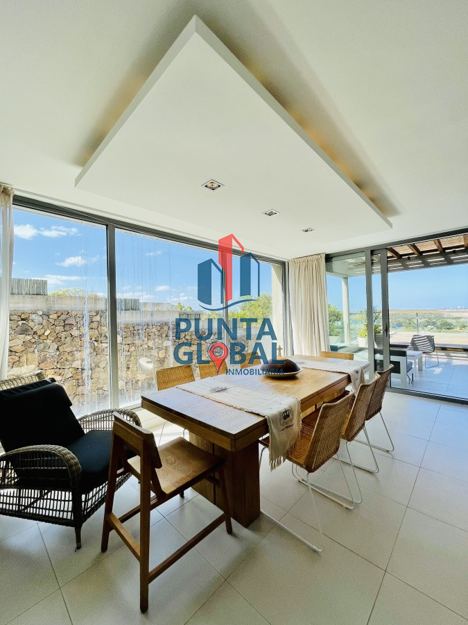 Apartamento ID.210 - Venta OPORTUNIDAD de exclusivo departamento de tres dormitorios y Parrillero en Punta Ballena