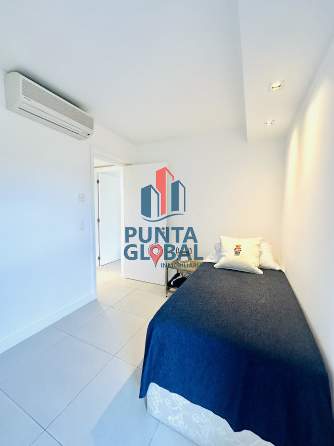 Apartamento ID.210 - Venta OPORTUNIDAD de exclusivo departamento de tres dormitorios y Parrillero en Punta Ballena