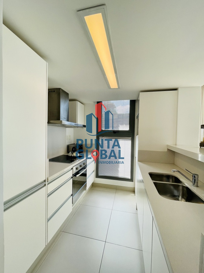 Apartamento ID.210 - Venta OPORTUNIDAD de exclusivo departamento de tres dormitorios y Parrillero en Punta Ballena