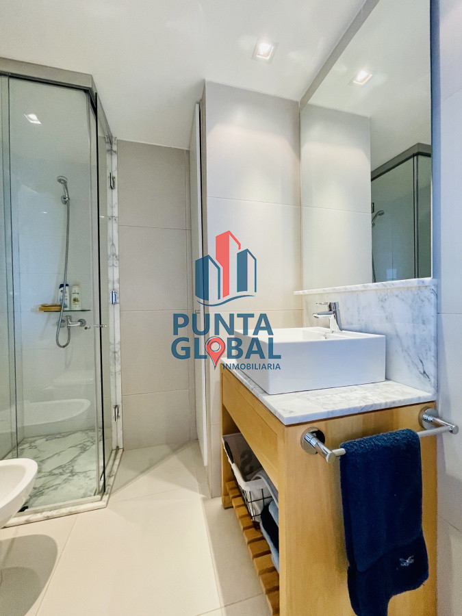 Apartamento ID.210 - Venta OPORTUNIDAD de exclusivo departamento de tres dormitorios y Parrillero en Punta Ballena
