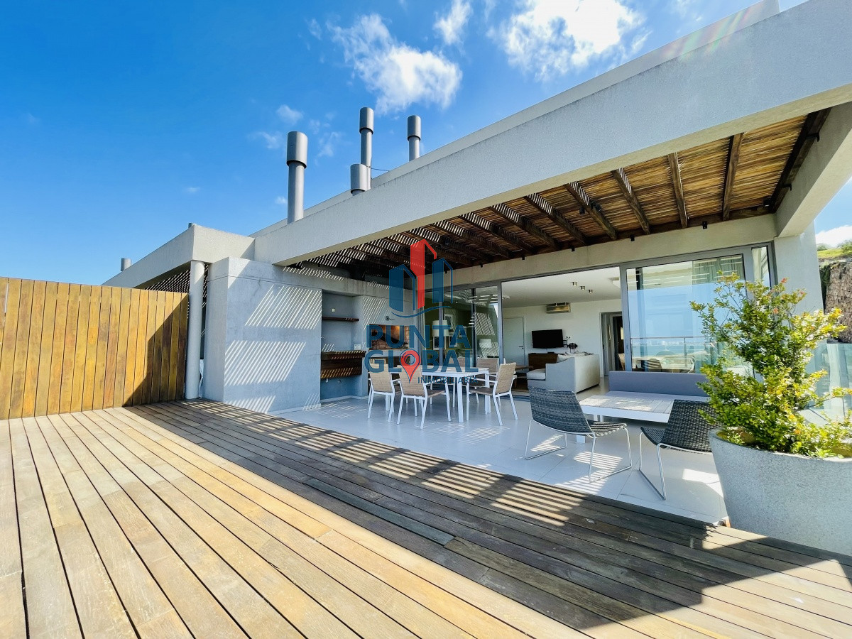 Apartamento ID.210 - Venta OPORTUNIDAD de exclusivo departamento de tres dormitorios y Parrillero en Punta Ballena