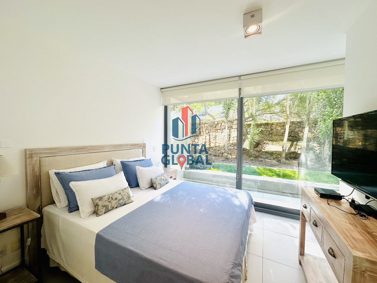 Apartamento ID.210 - Venta OPORTUNIDAD de exclusivo departamento de tres dormitorios y Parrillero en Punta Ballena