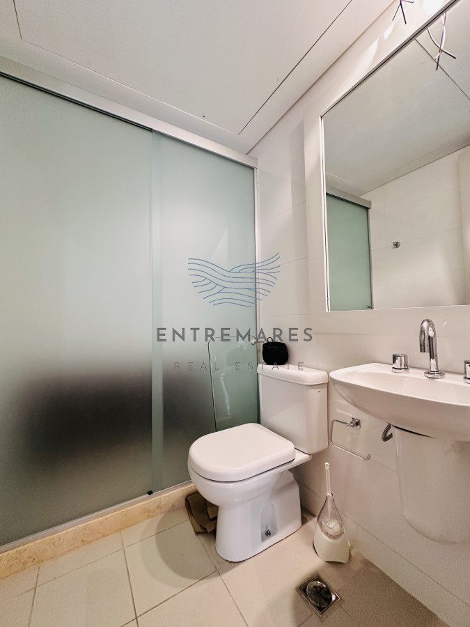 Apartamento ID.145 - Lujoso Penthouse de 4 Dormitorios con Vista al Mar sobre Playa Mansa, Punta del Este