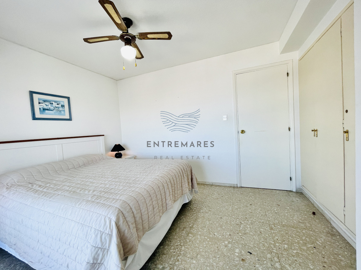 Apartamento ID.159 - Apartamento de 2 Dormitorios con Vista al Mar en Venta, Península de Punta del Este