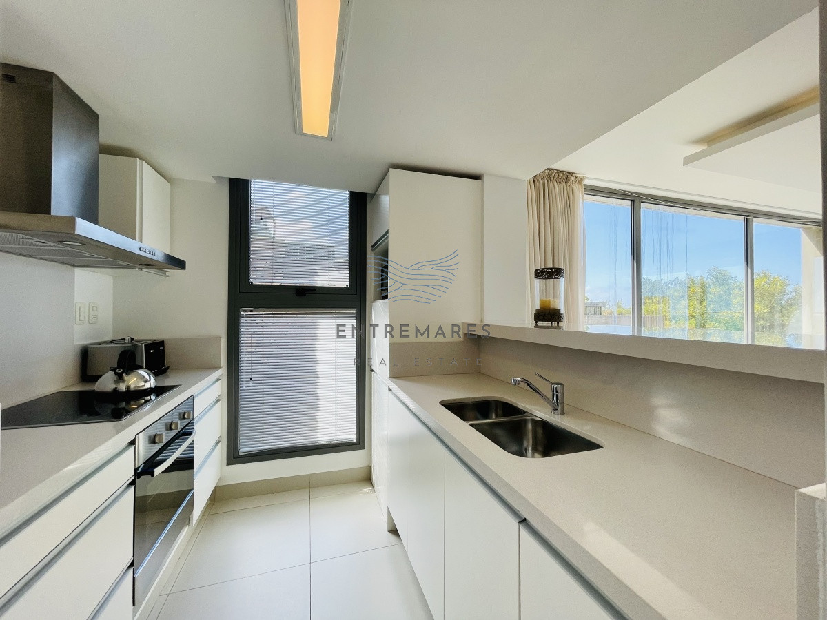 Apartamento ID.147 - Venta OPORTUNIDAD de exclusivo departamento de tres dormitorios y Parrillero en Punta Ballena