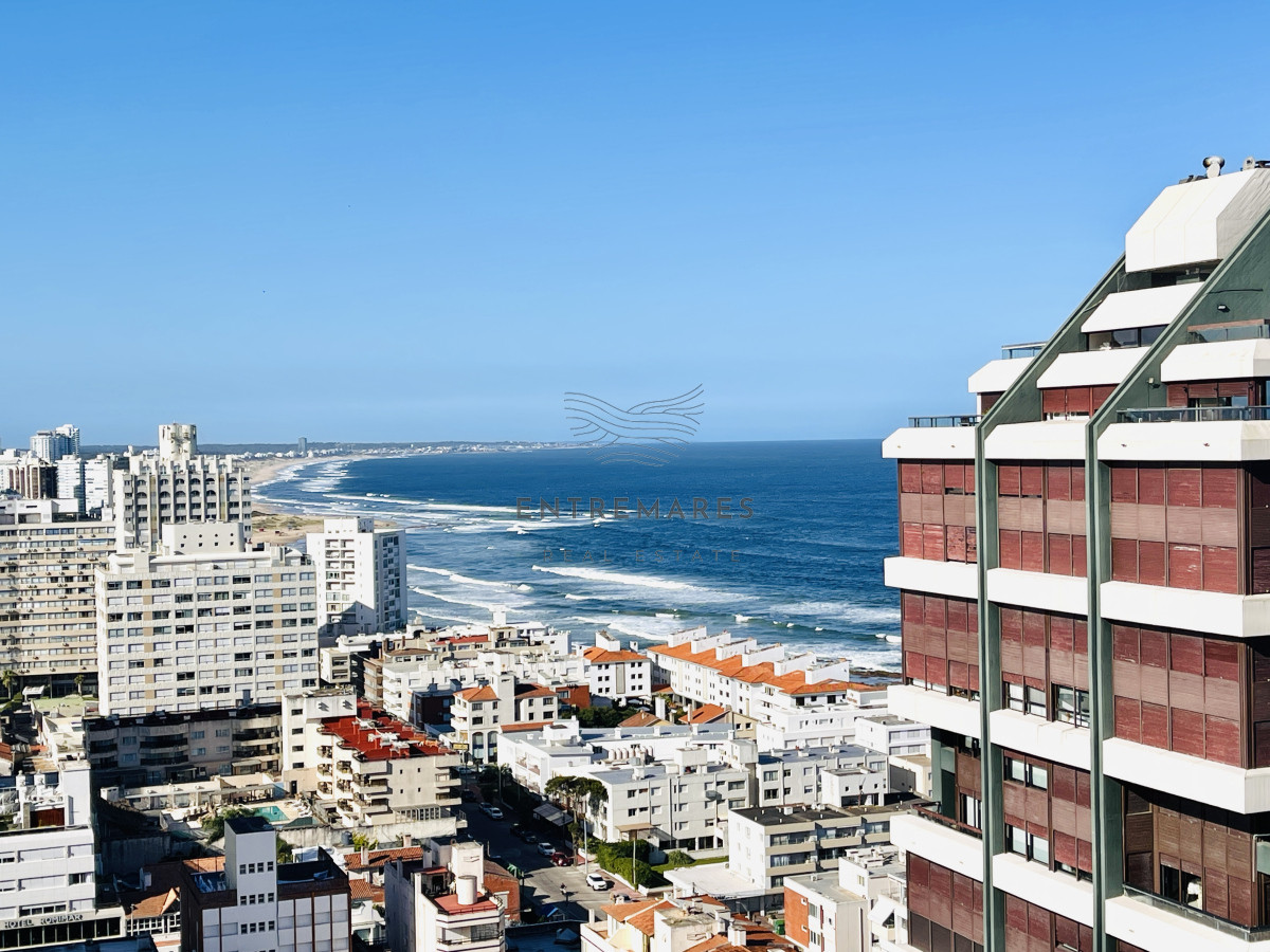 Apartamento ID.159 - Apartamento de 2 Dormitorios con Vista al Mar en Venta, Península de Punta del Este
