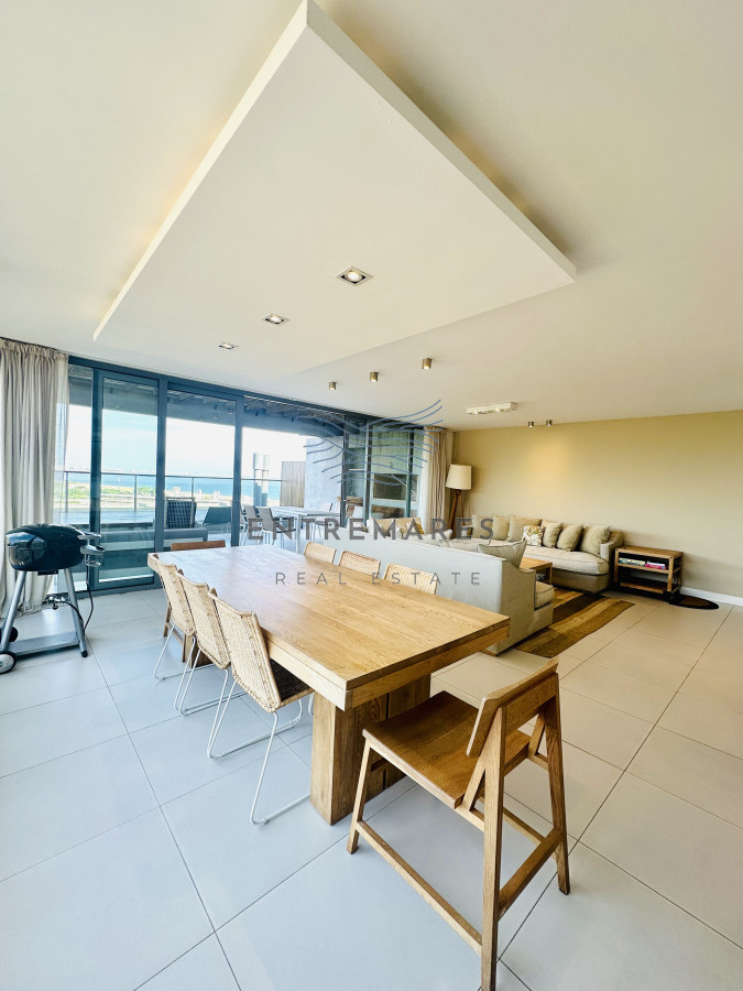 Apartamento ID.147 - Venta OPORTUNIDAD de exclusivo departamento de tres dormitorios y Parrillero en Punta Ballena