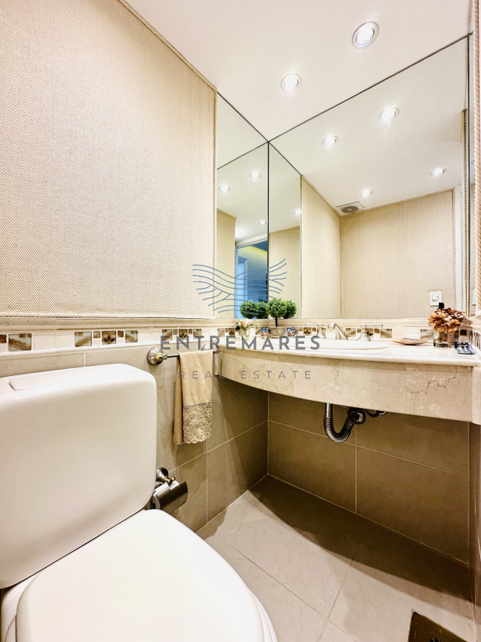 Apartamento ID.148 - Venta de magnífico apartamento de 3 dormitorios más dependencia en Roosevelt, Punta del Este