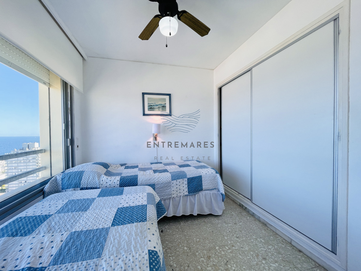Apartamento ID.159 - Apartamento de 2 Dormitorios con Vista al Mar en Venta, Península de Punta del Este