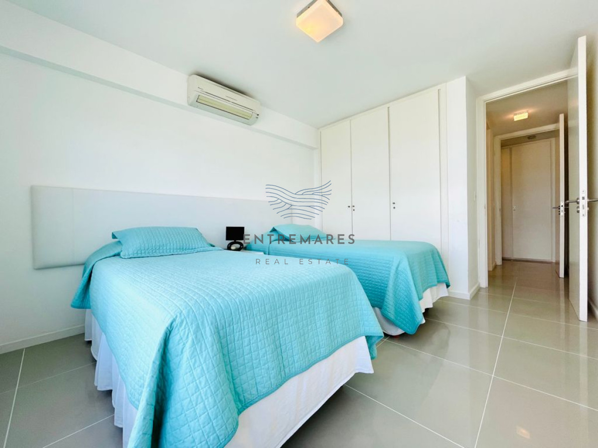 Apartamento ID.146 - Alquiler temporario y venta de apartamento en torre de playa Brava con dos dormitorios 