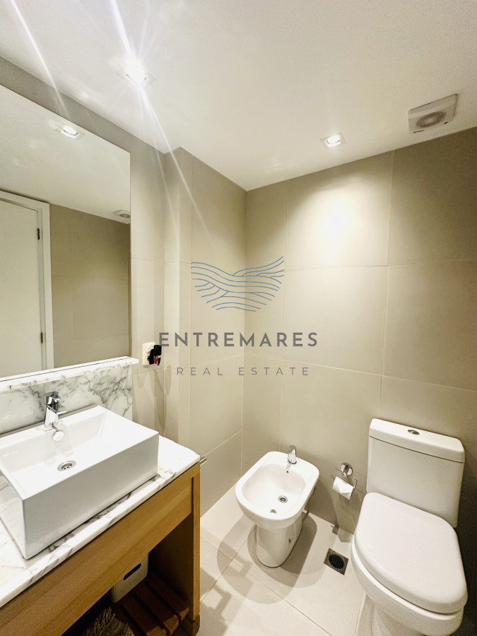 Apartamento ID.147 - Venta OPORTUNIDAD de exclusivo departamento de tres dormitorios y Parrillero en Punta Ballena