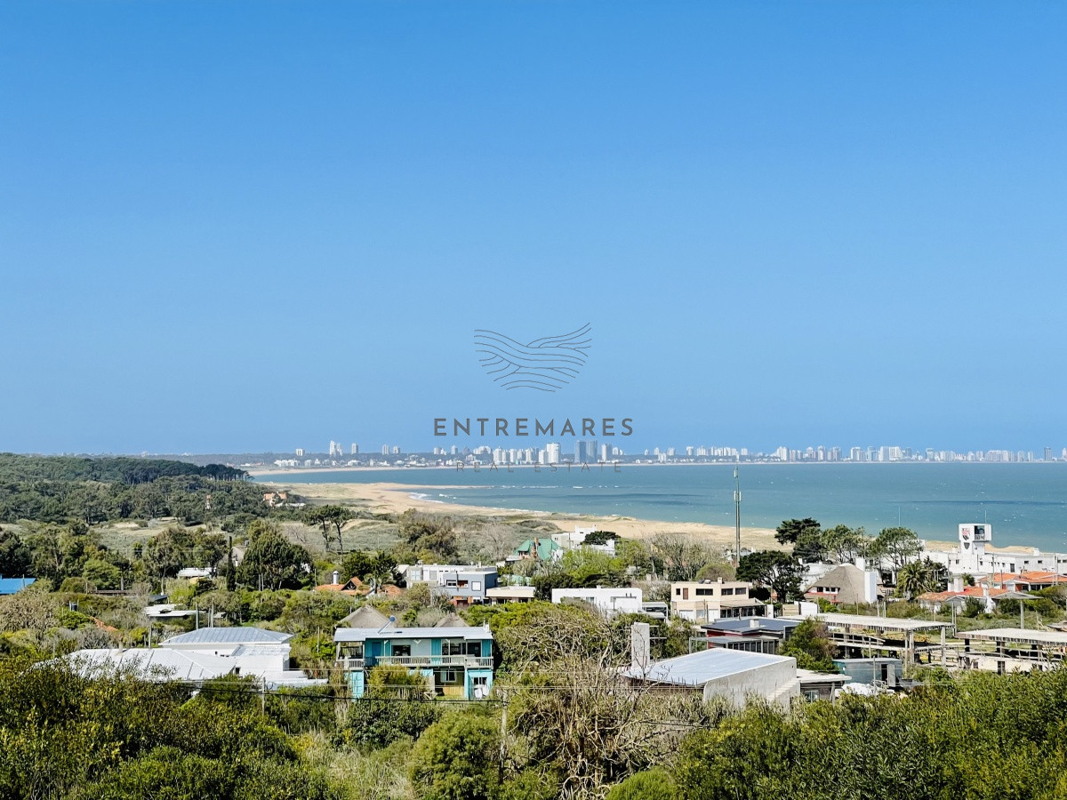 Apartamento ID.147 - Venta OPORTUNIDAD de exclusivo departamento de tres dormitorios y Parrillero en Punta Ballena