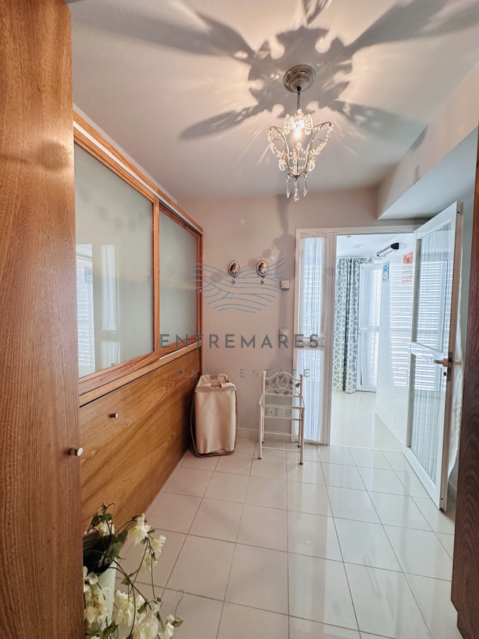 Apartamento ID.145 - Lujoso Penthouse de 4 Dormitorios con Vista al Mar sobre Playa Mansa, Punta del Este
