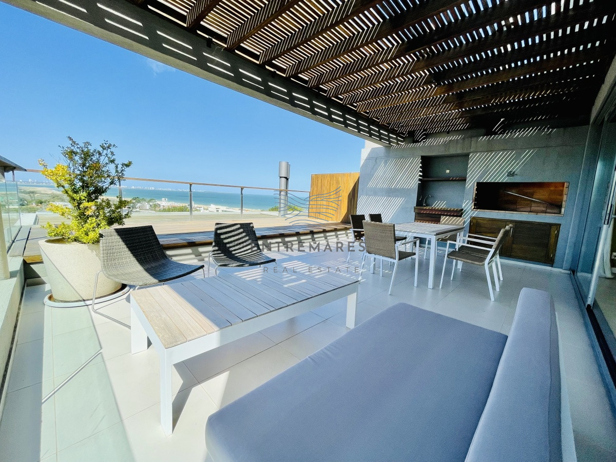 Apartamento ID.147 - Venta OPORTUNIDAD de exclusivo departamento de tres dormitorios y Parrillero en Punta Ballena