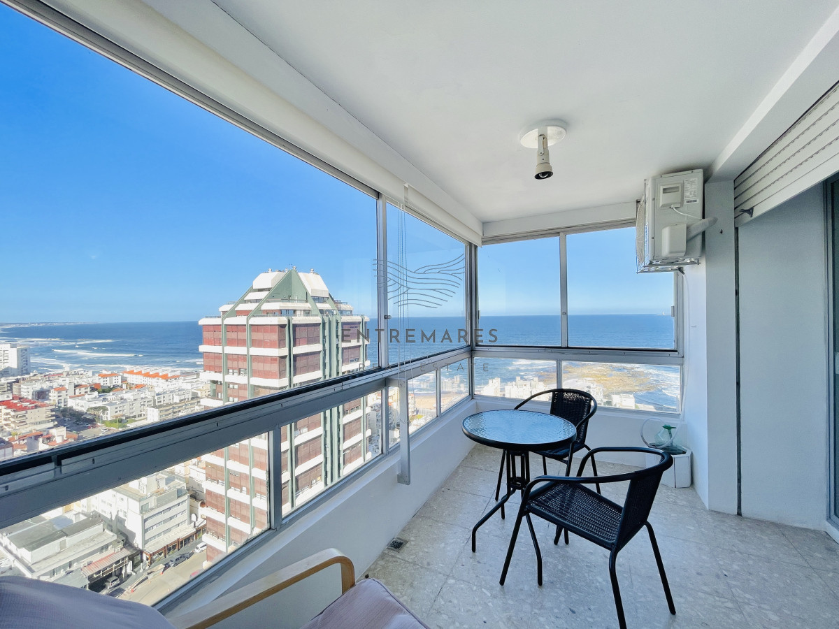 Apartamento ID.159 - Apartamento de 2 Dormitorios con Vista al Mar en Venta, Península de Punta del Este