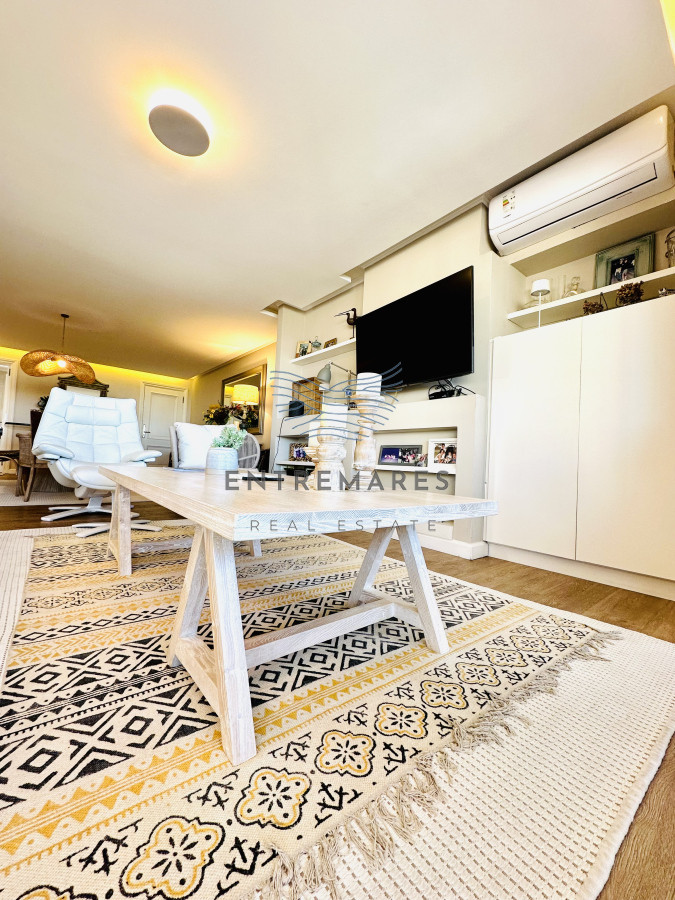 Apartamento ID.148 - Venta de magnífico apartamento de 3 dormitorios más dependencia en Roosevelt, Punta del Este
